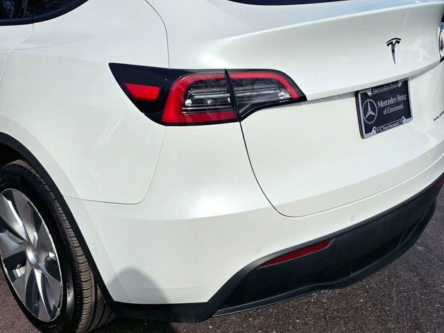 Used 2022 Tesla Model Y Long Range image 14