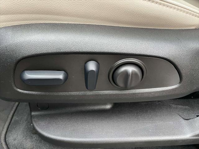 Used 2023 Chevrolet Traverse Premier image 14