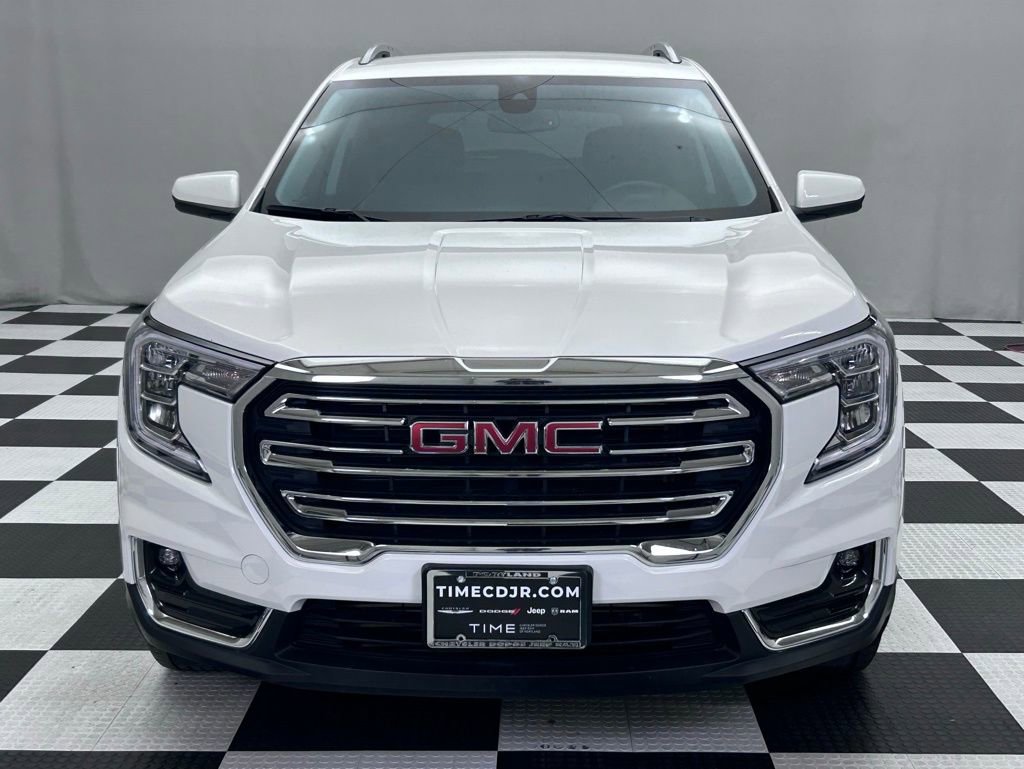 Used 2023 GMC Terrain SLT image 3