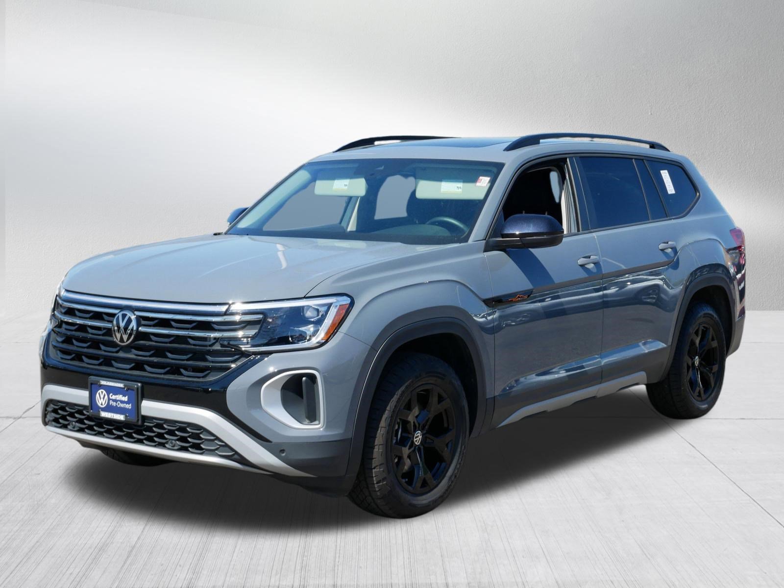Certified 2025 Volkswagen Atlas Peak Edition SE AWD/4WD image 3