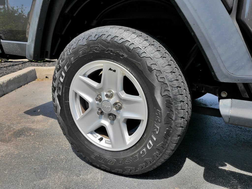 Used 2020 Jeep Gladiator Sport w/ Quick Order Package 24S AWD/4WD image 9