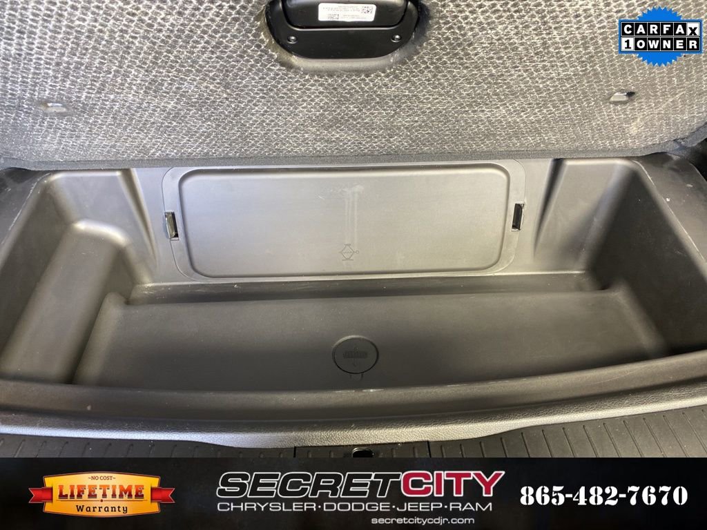 Used 2023 Jeep Grand Cherokee L Limited w/ Luxury Tech Group II image 32