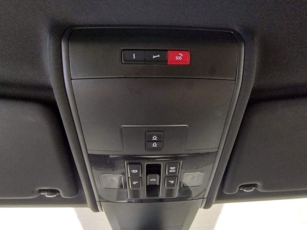 Used 2023 Volkswagen Atlas Cross Sport SEL Premium R-Line image 34