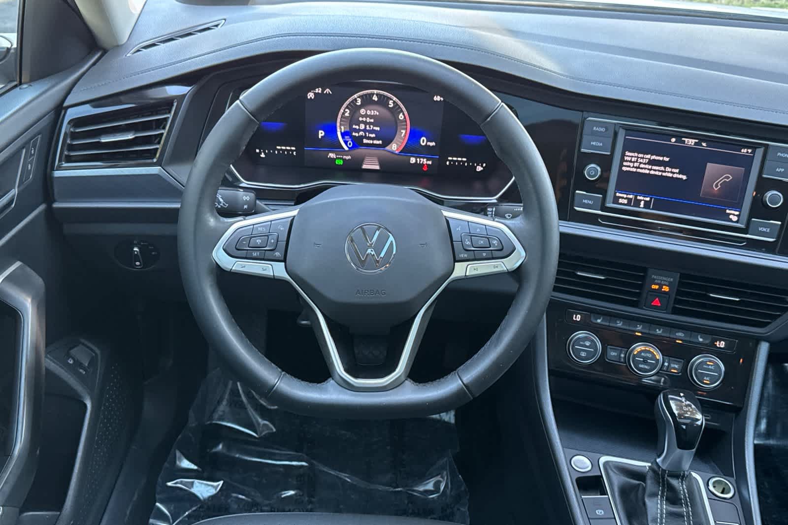 Used 2024 Volkswagen Jetta SE FWD image 14