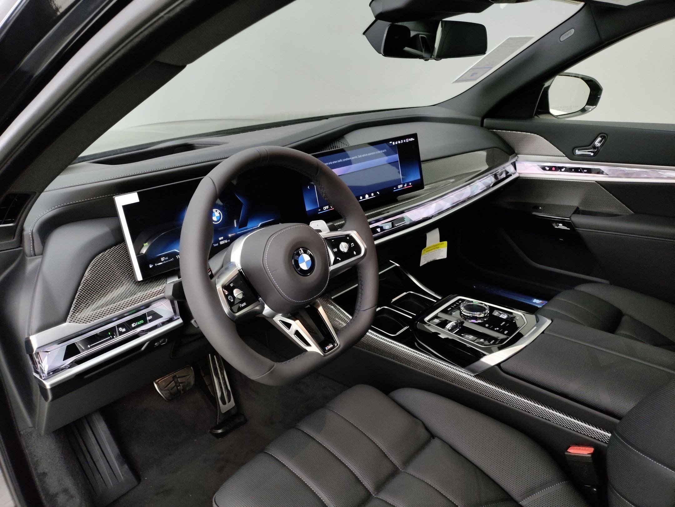 New 2025 BMW 760i xDrive image 13