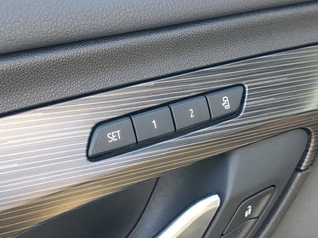 Used 2020 GMC Terrain SLT w/ Preferred Package AWD/4WD image 21