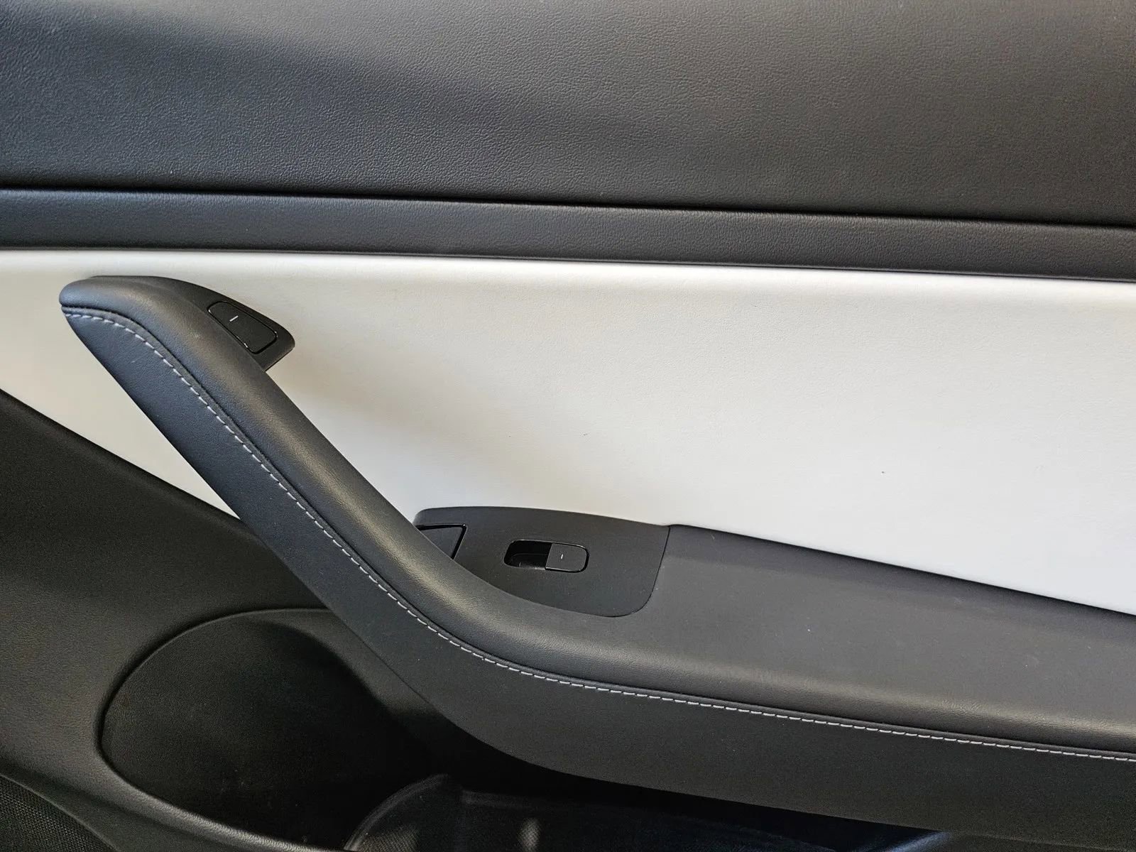 Used 2020 Tesla Model 3 Standard Range Plus RWD image 6