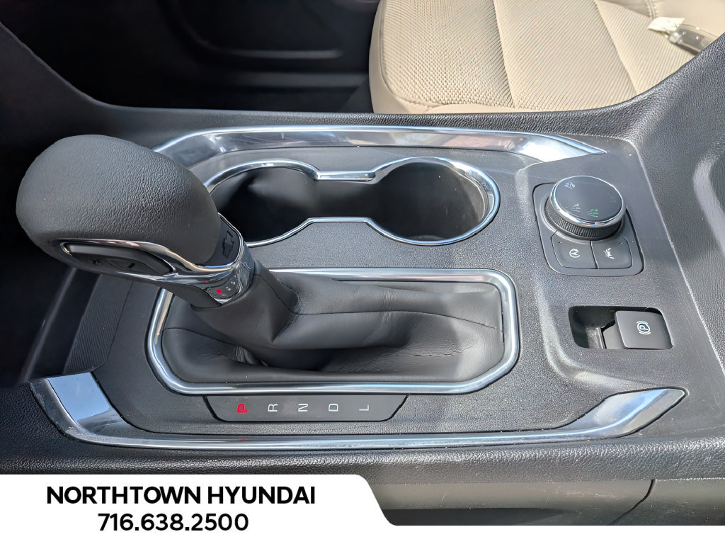 Used 2023 Chevrolet Traverse LS AWD/4WD image 15