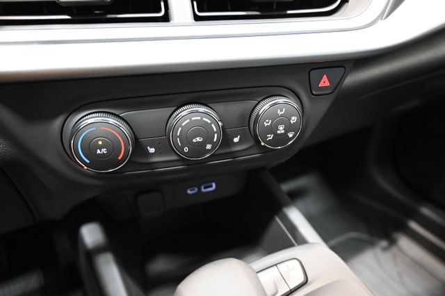 New 2026 Chevrolet Trax RS w/ Sunroof Package FWD image 17
