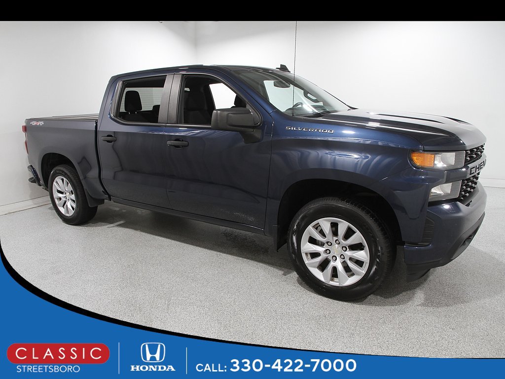 Used 2020 Chevrolet Silverado 1500 Custom w/ Custom Value Package AWD/4WD image 1