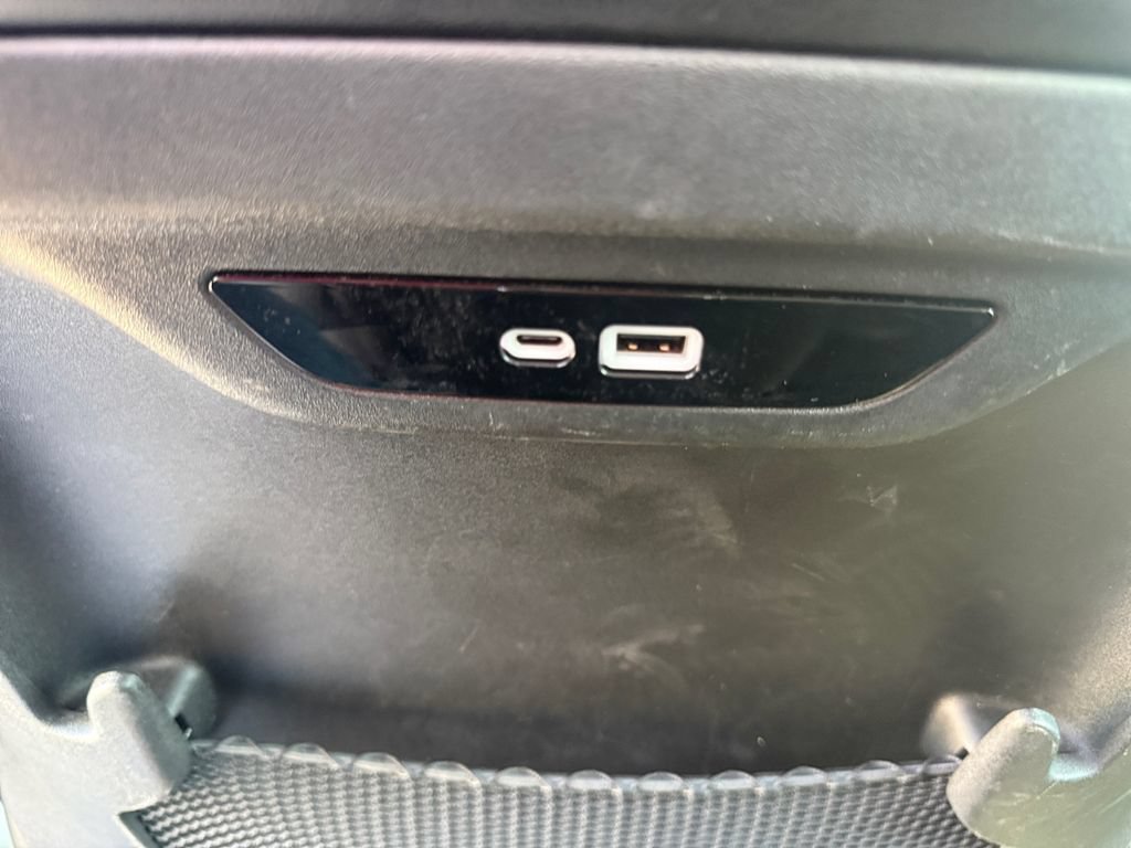 Used 2024 Chrysler Pacifica Touring-L FWD image 38