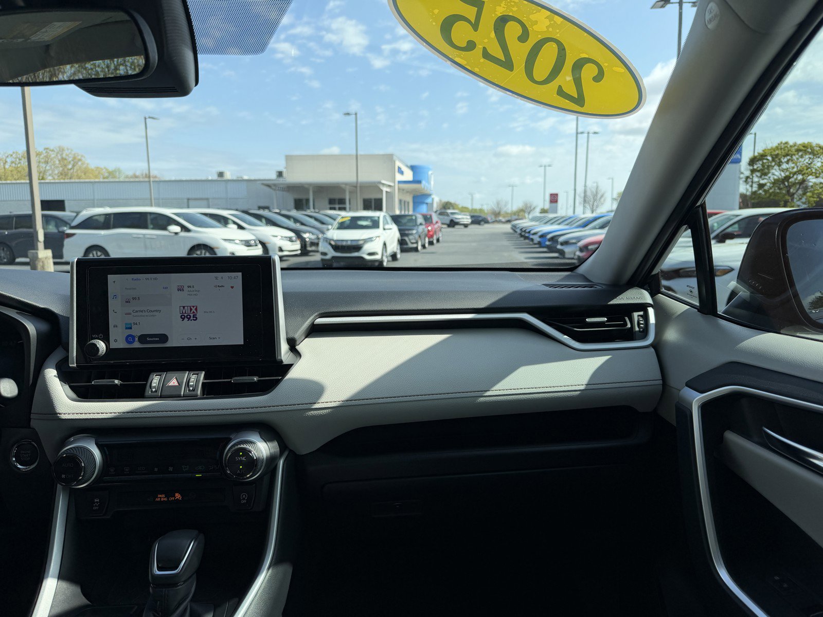 Used 2025 Toyota RAV4 XLE Premium image 23