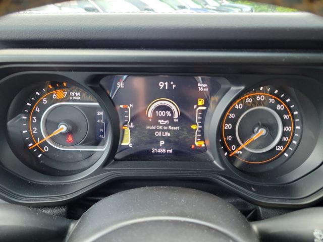 Used 2025 Jeep Wrangler Unlimited Sahara AWD/4WD image 22