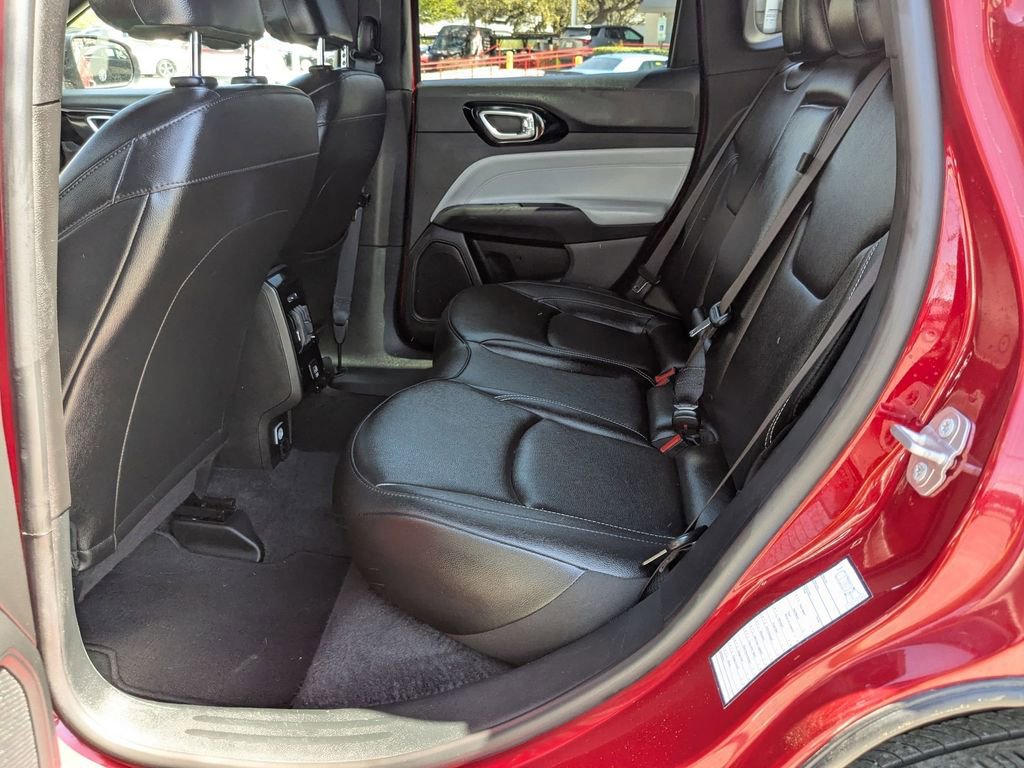 Used 2025 Jeep Compass Limited image 24