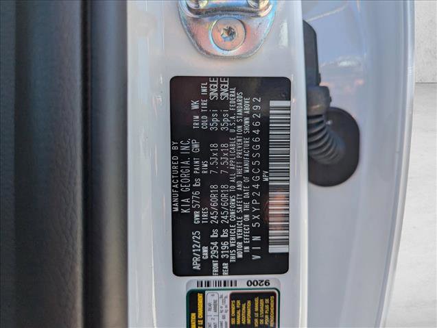 Used 2025 Kia Telluride LX image 30