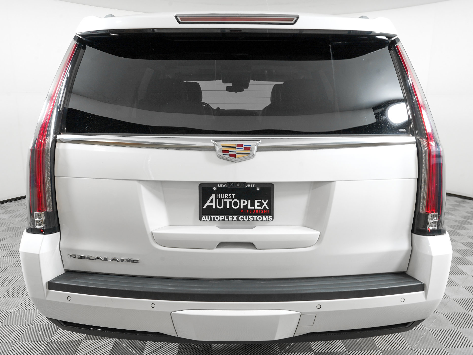 Used 2020 Cadillac Escalade Premium Luxury AWD/4WD image 6