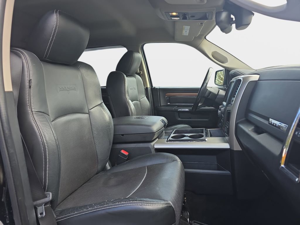 Used 2014 RAM 1500 Laramie w/ Convenience Group image 10