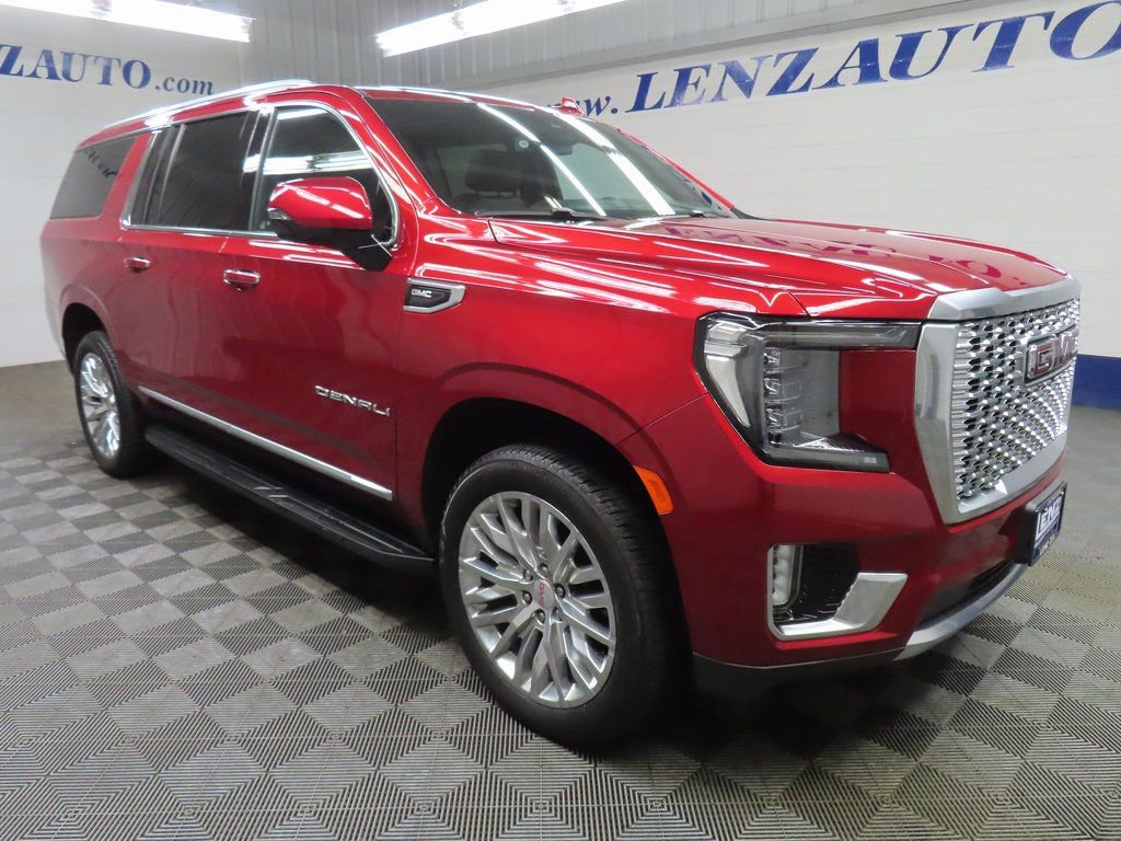 Used 2024 GMC Yukon XL Denali image 3