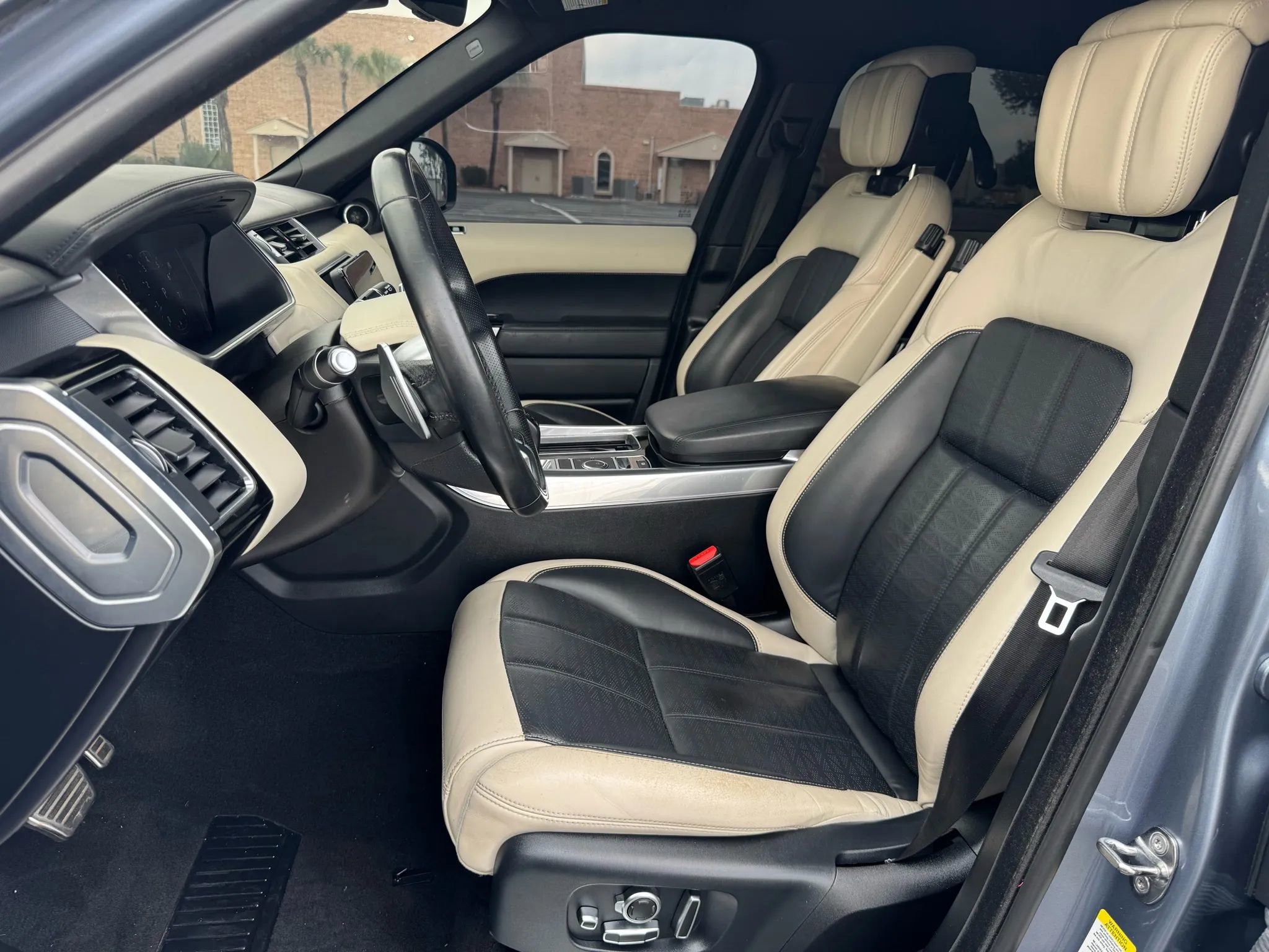 Used 2019 Land Rover Range Rover Sport HSE Dynamic AWD/4WD image 11