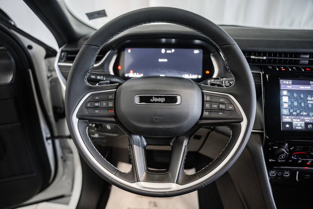 New 2025 Jeep Grand Cherokee Laredo X w/ Luxury Tech Group I image 29