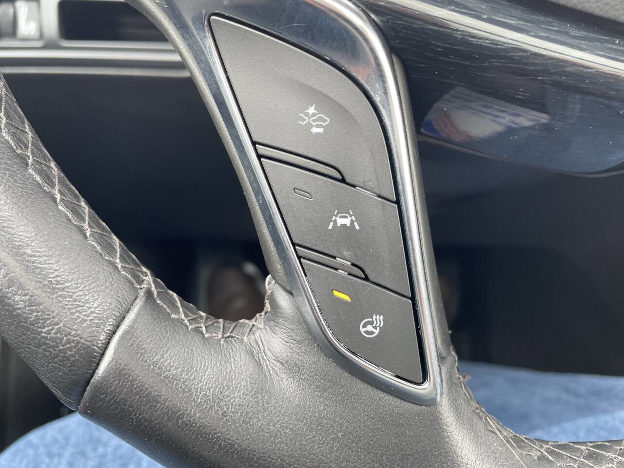 Used 2024 Cadillac XT5 Premium Luxury w/ LPO, Floor Liner Package image 21