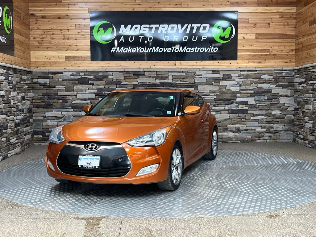 Used 2012 Hyundai Veloster w/ Style Pkg image 4