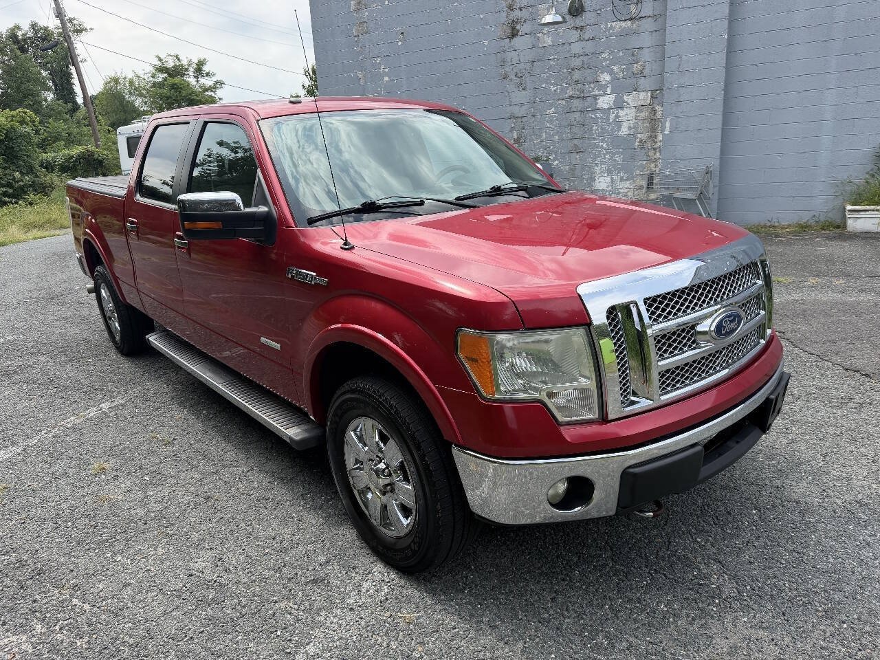 Used 2011 Ford F150 Lariat w/ Lariat Chrome Pkg AWD/4WD image 2