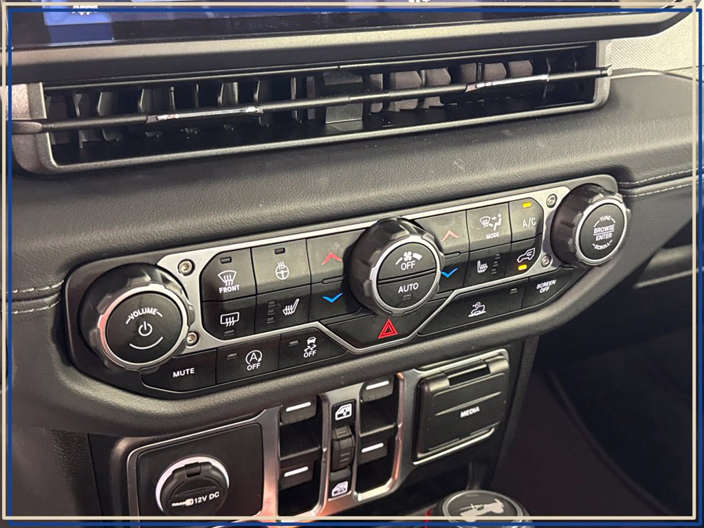 Certified 2025 Jeep Wrangler Unlimited Sahara AWD/4WD image 28