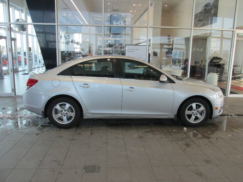 Used 2013 Chevrolet Cruze LT image 8