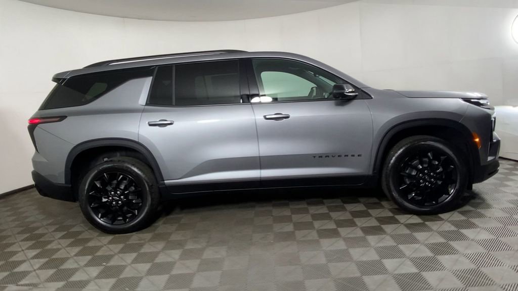 New 2026 Chevrolet Traverse LT w/ Midnight/Sport Edition image 2