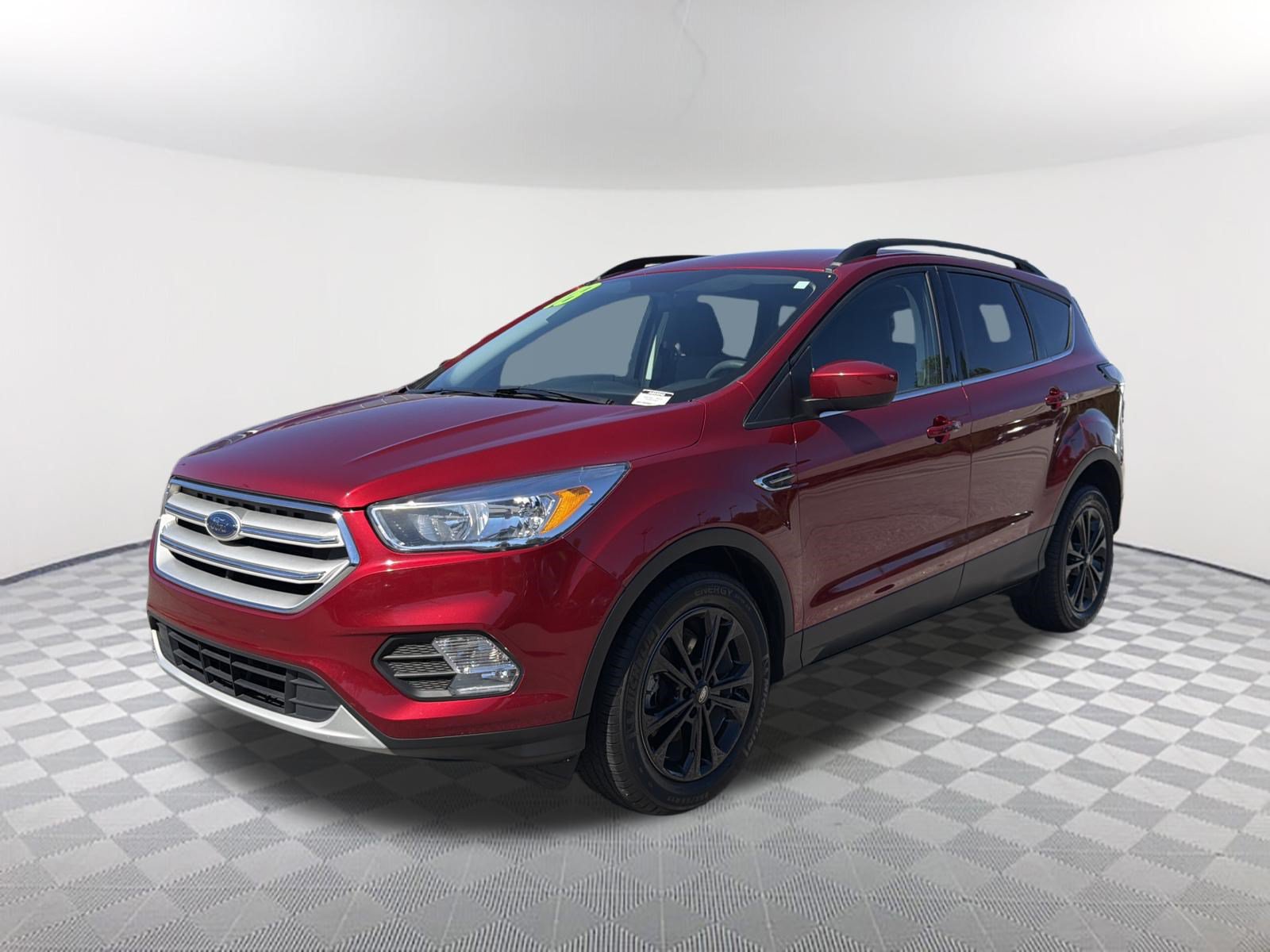 Used 2018 Ford Escape SE FWD image 3