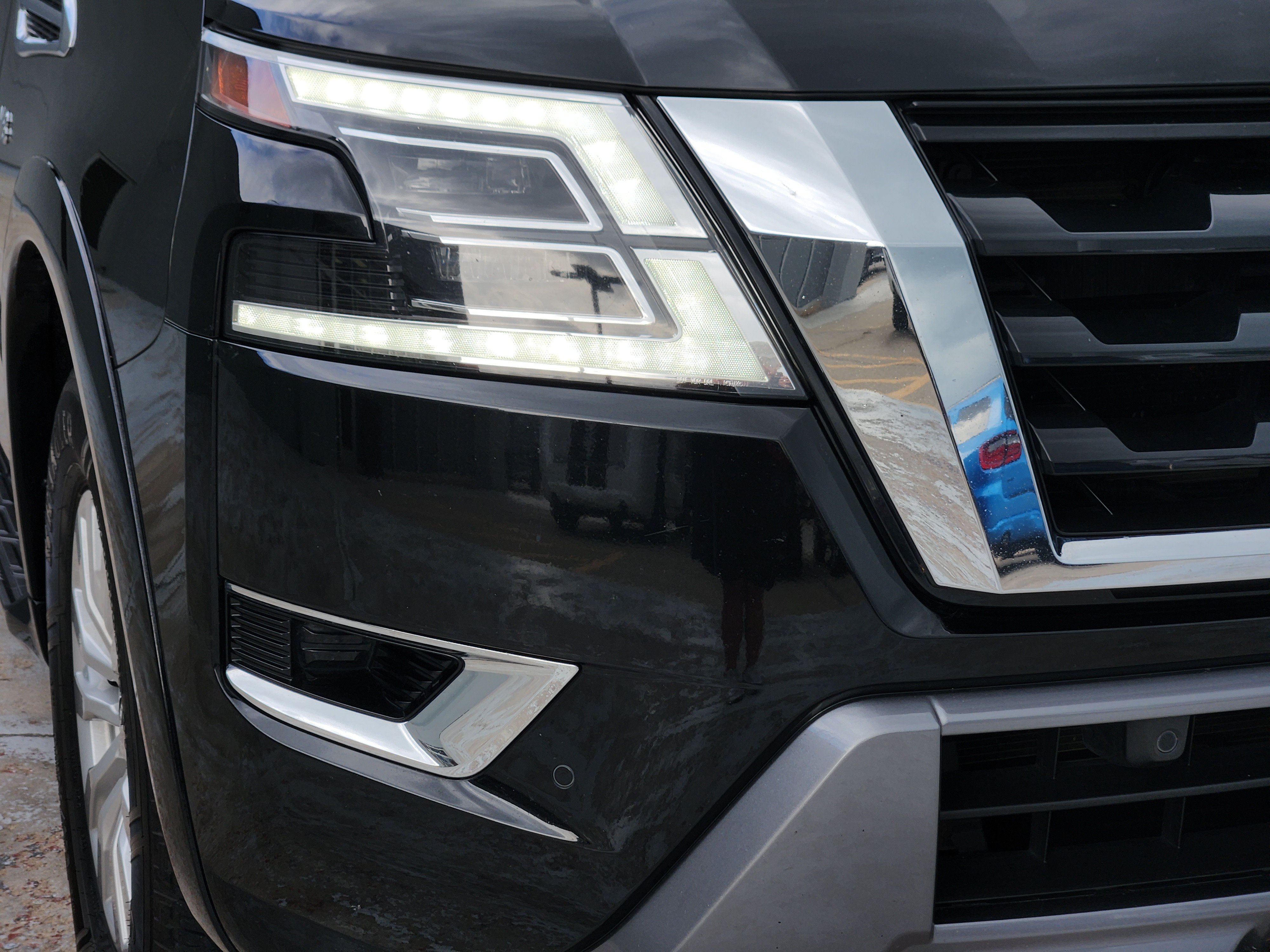 Used 2022 Nissan Armada SV AWD/4WD image 9