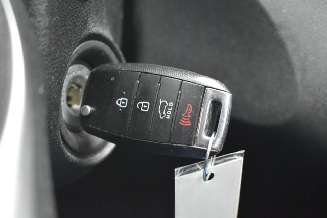 Used 2019 Kia Sorento LX image 22