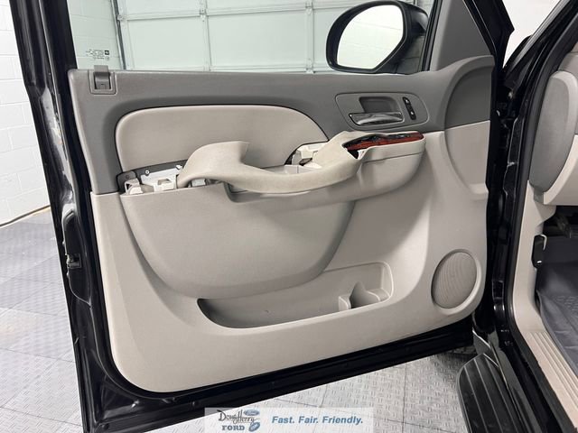Used 2014 GMC Yukon XL SLT RWD image 24