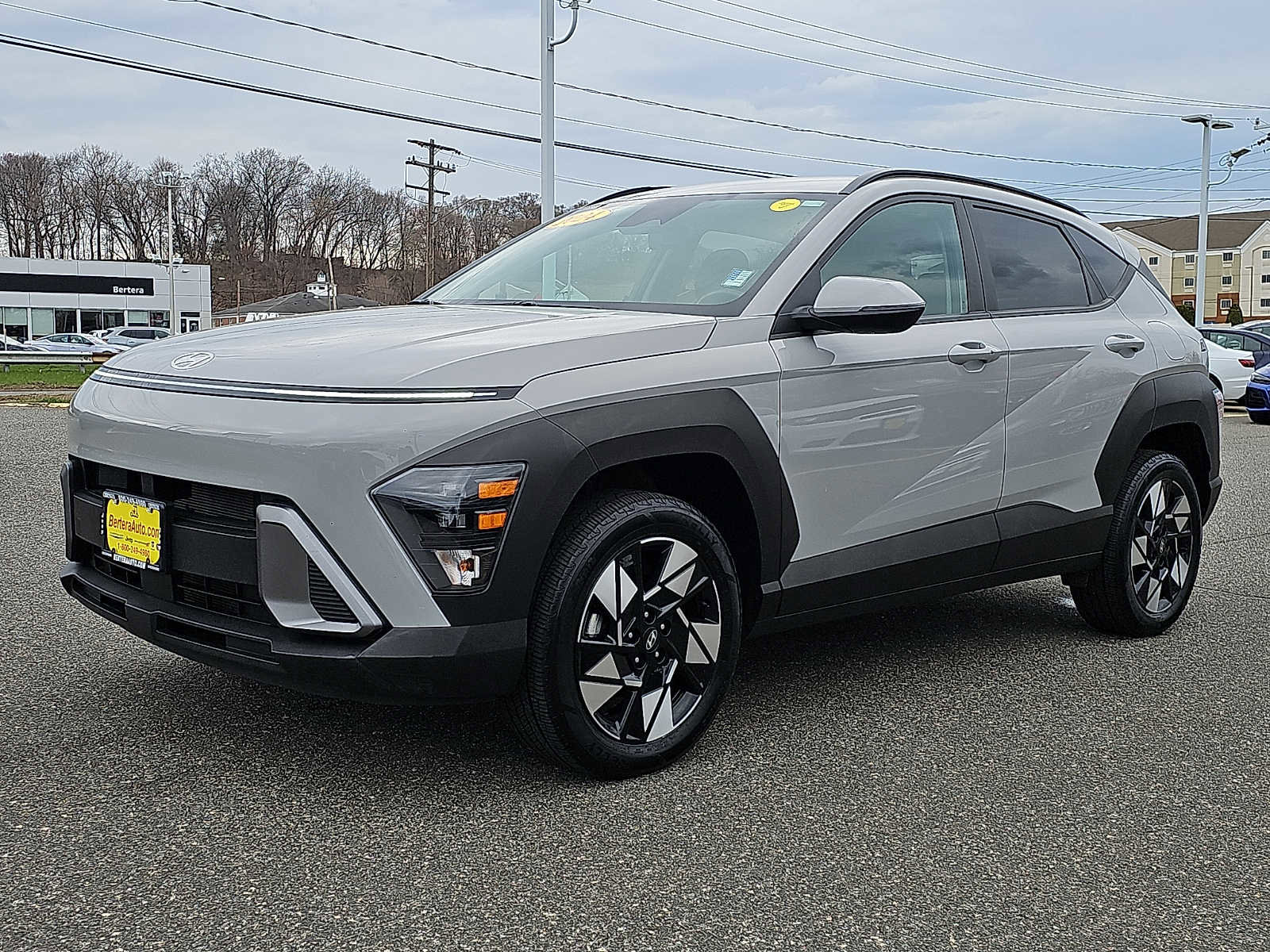 Used 2024 Hyundai Kona SEL AWD/4WD image 3