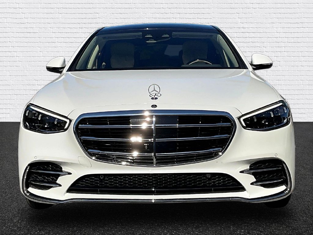Used 2025 Mercedes-Benz S 580 4MATIC Sedan image 2