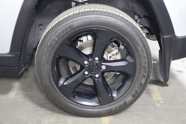 Used 2023 Jeep Grand Cherokee Altitude AWD/4WD image 37
