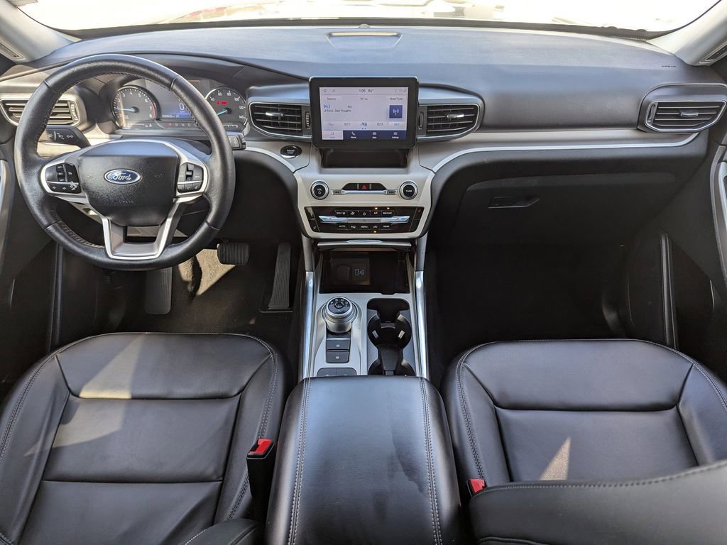 Used 2024 Ford Explorer XLT w/ Equipment Group 202A image 11