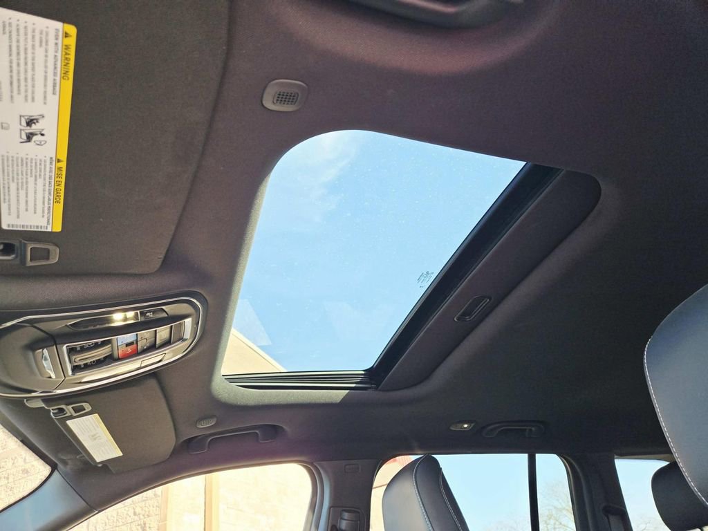 Used 2023 Jeep Grand Cherokee Altitude image 9