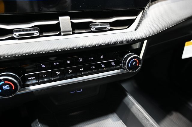 New 2026 Chevrolet Equinox LT w/ Convenience Package II image 18