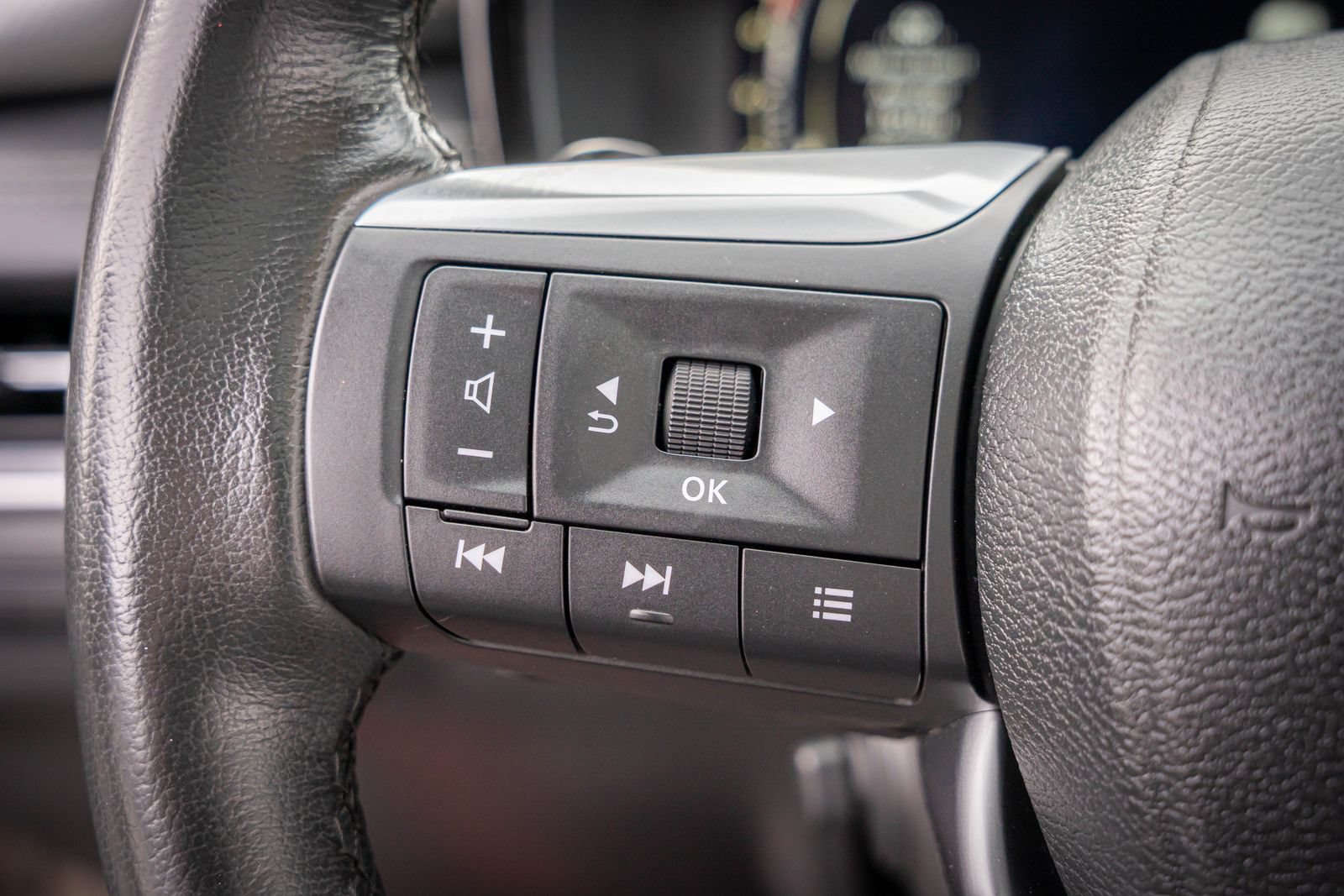 Used 2023 INFINITI QX60 Luxe AWD/4WD image 18