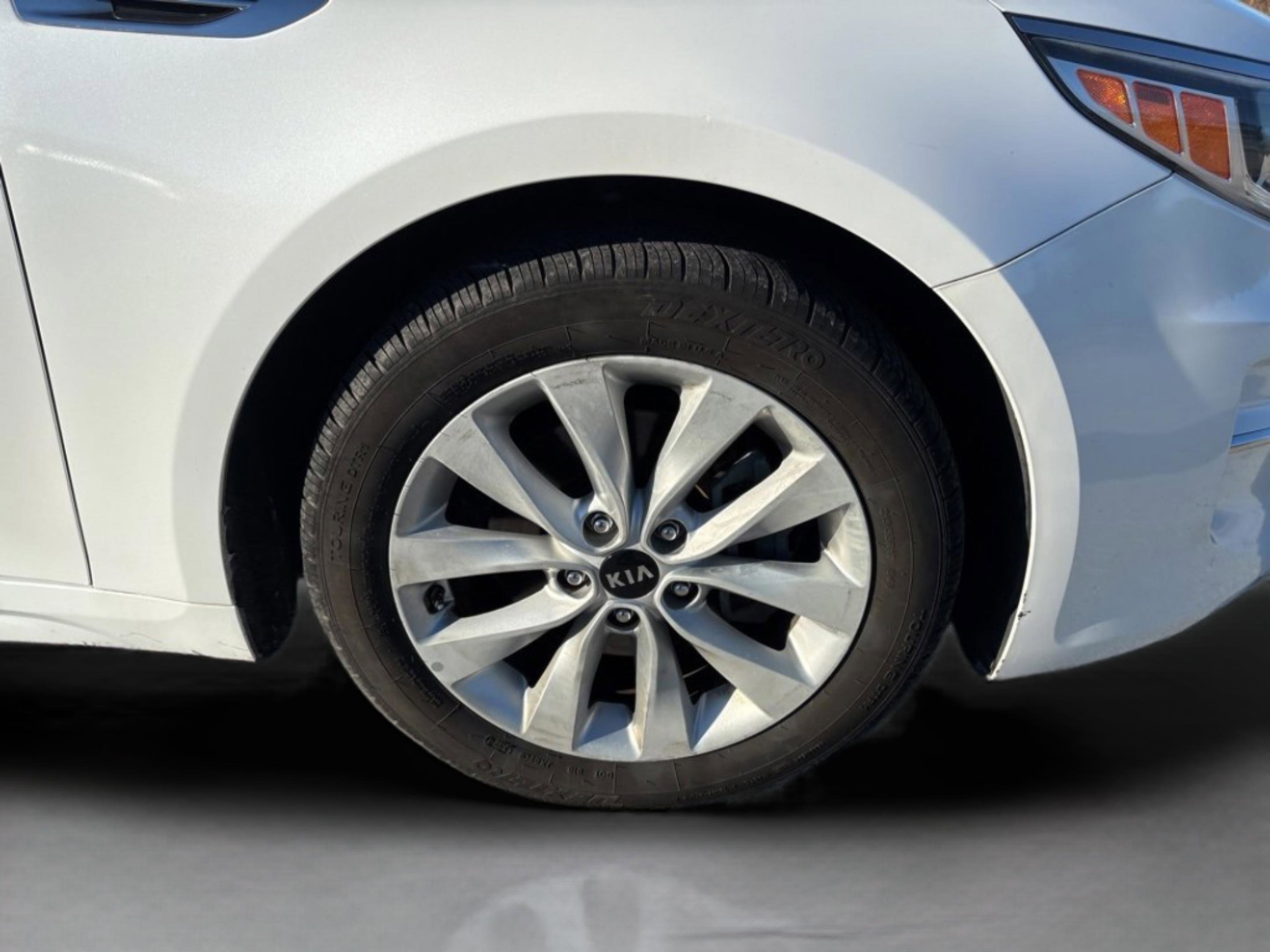 Used 2016 Kia Optima LX image 41