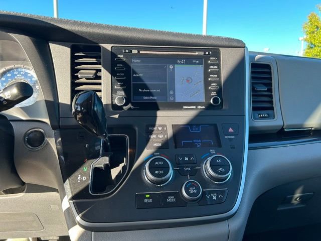 Used 2020 Toyota Sienna XLE w/ XLE Navigation Package AWD/4WD image 17