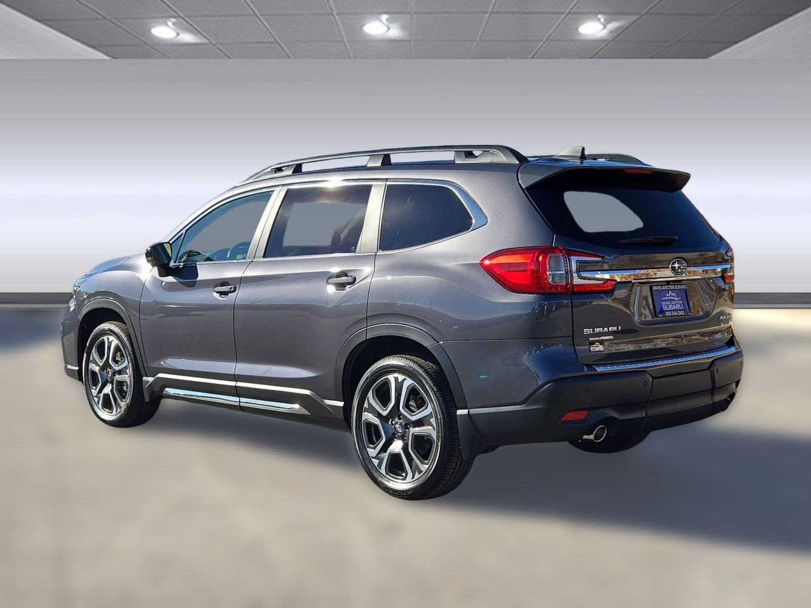 New 2025 Subaru Ascent Limited image 3