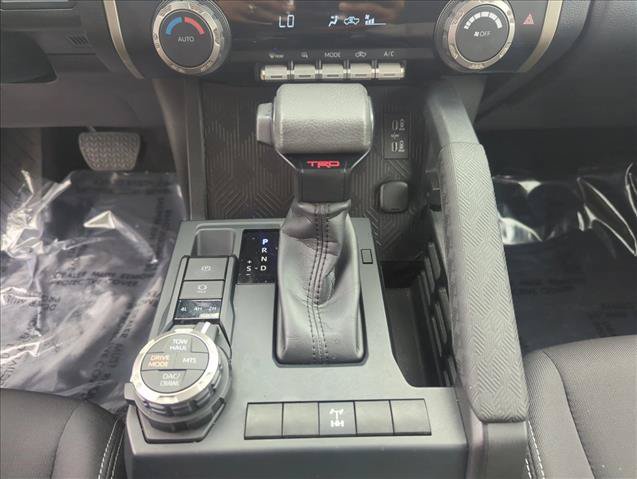 Certified 2025 Toyota Tacoma TRD Off-Road AWD/4WD image 15