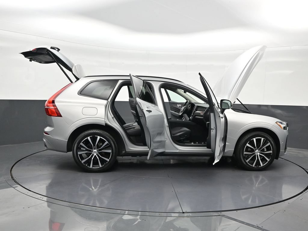Certified 2024 Volvo XC60 B5 Plus AWD/4WD image 32