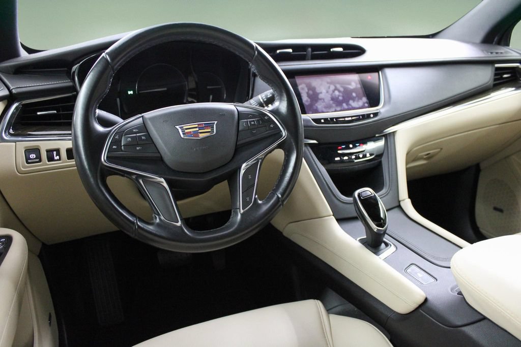 Used 2019 Cadillac XT5 FWD image 17