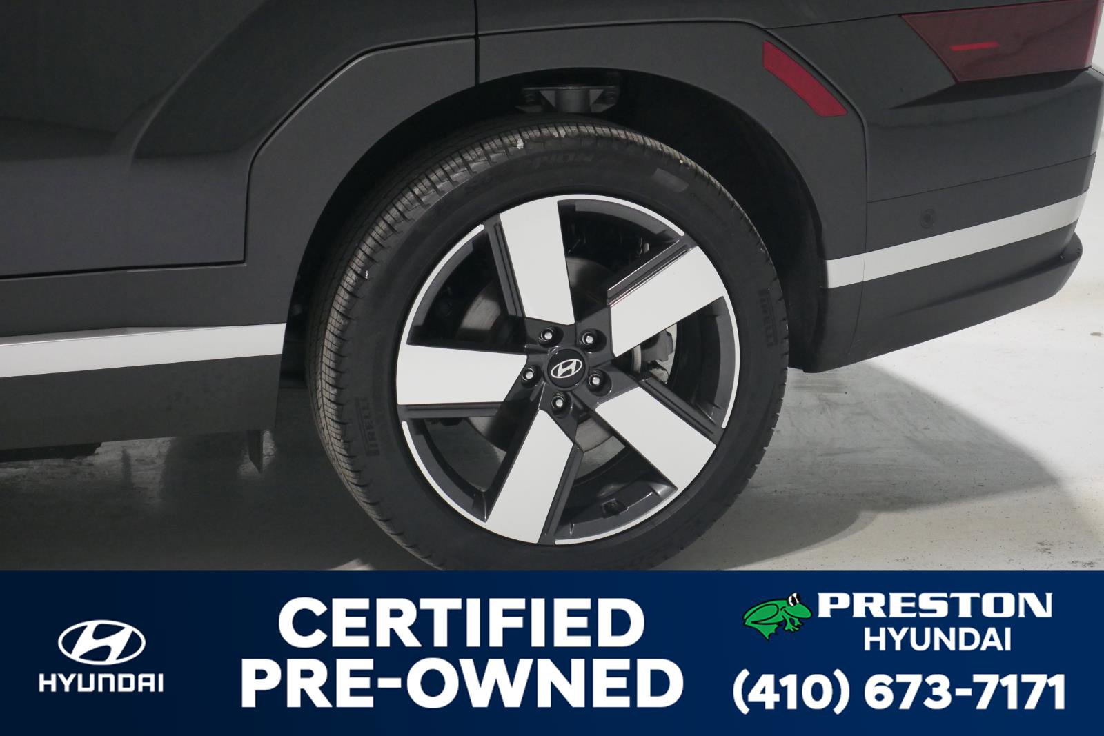 Used 2025 Hyundai Santa Fe Limited image 28