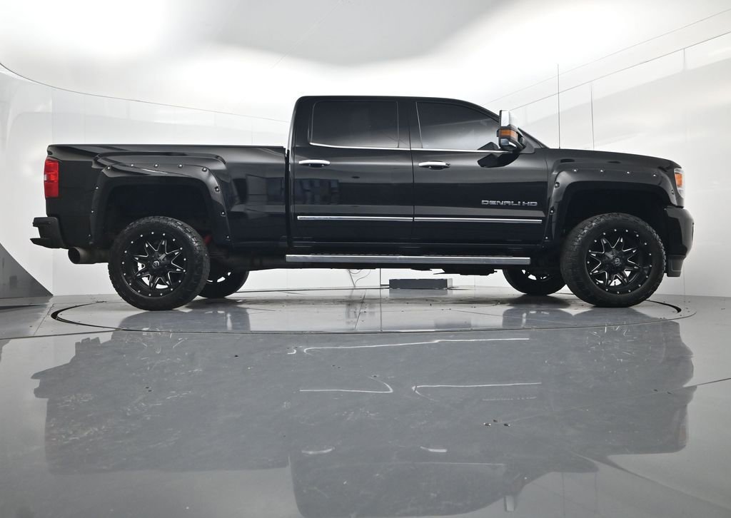 Used 2018 GMC Sierra 2500 Denali w/ Duramax Plus Package AWD/4WD image 61