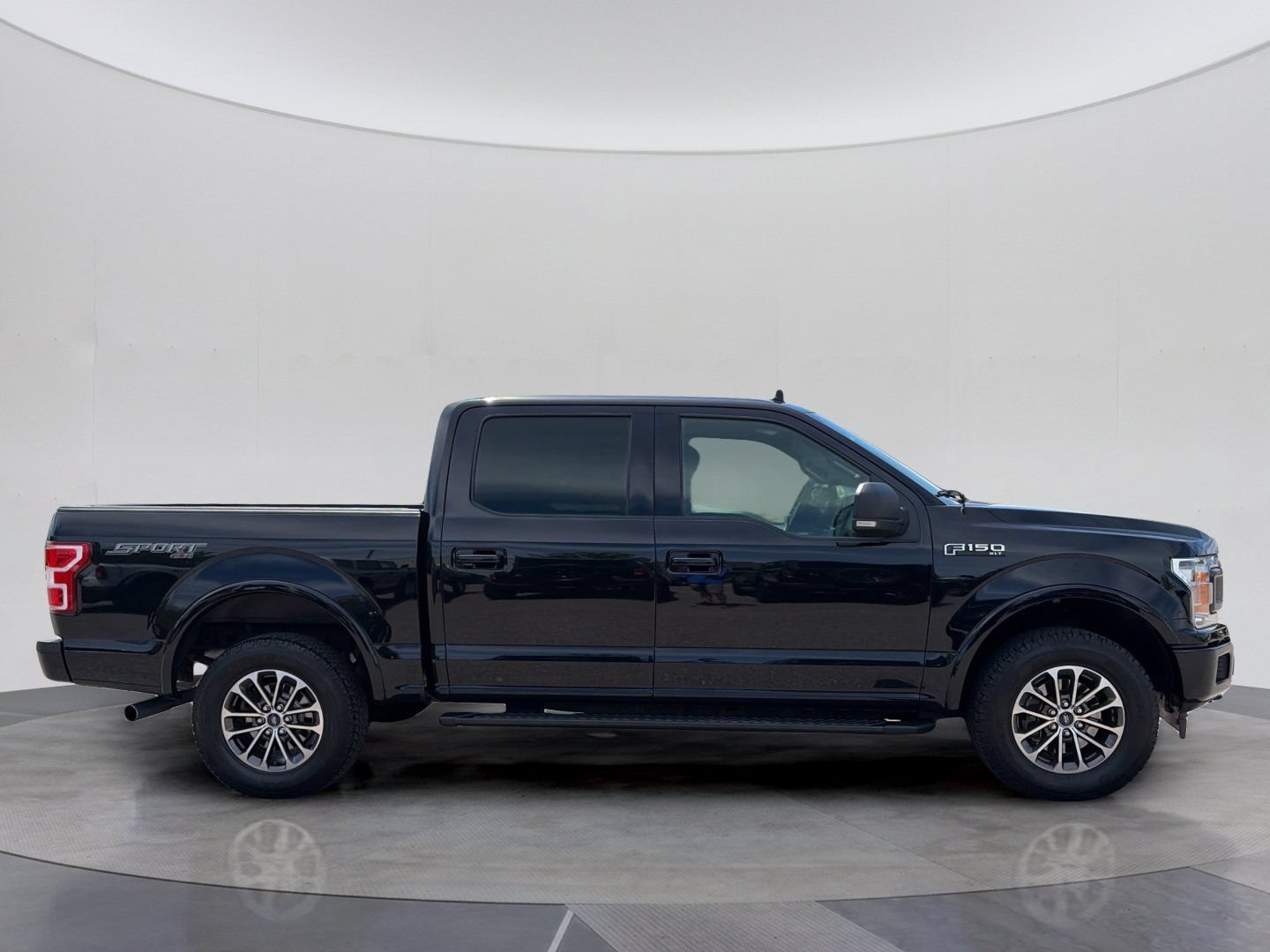 Used 2019 Ford F150 XLT w/ Equipment Group 302A Luxury AWD/4WD image 8